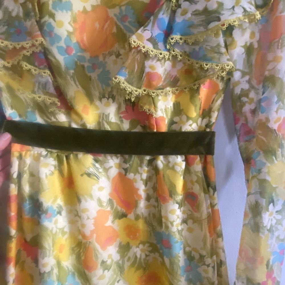 Vintage 1970s Edwardian prairie maxi dress -green Floral Ruffle Dress - Picture 8 of 14